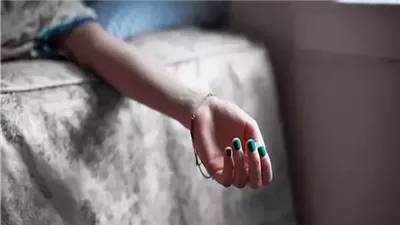 انتبه تنميل اليدين أثناء النوم علامة على هذه الأمراض