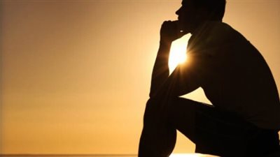 ما حكم الرجل الذي يظهر الطاعة ولكنه يخفي معصية هل يقع في النفاق
