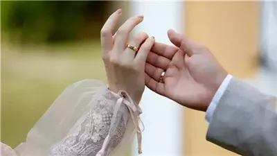 اذا طلبت منك زوجتك ذلك العلاقة لا تفعلة أبداً لان النبي (ص) نهانا عنها في العلاقة الزوجية